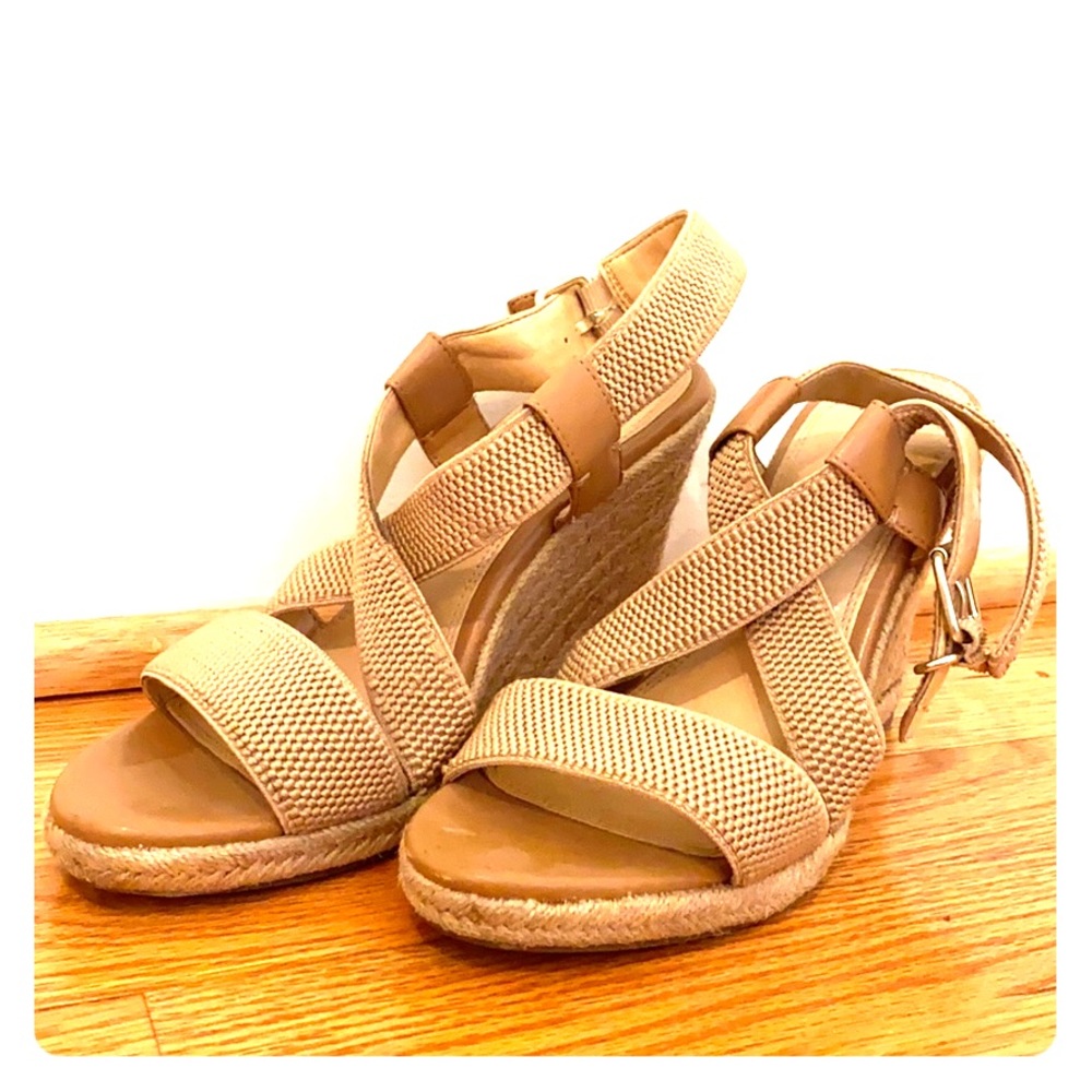 Tan wedges